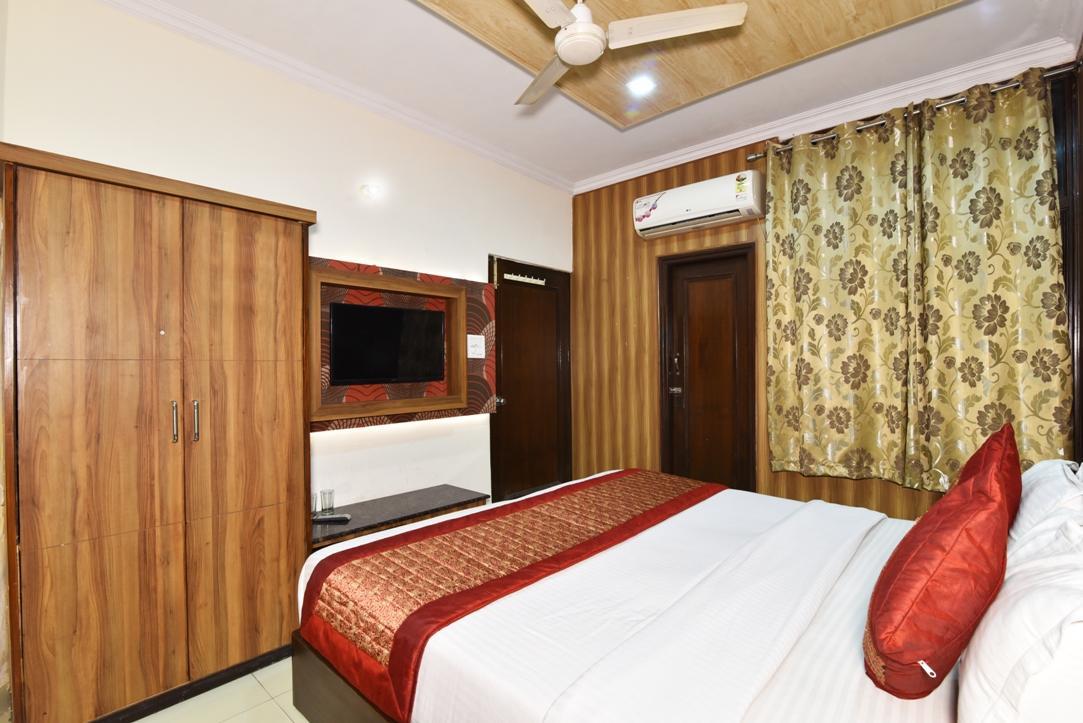 Hotel B-Comfort Амритсар Экстерьер фото