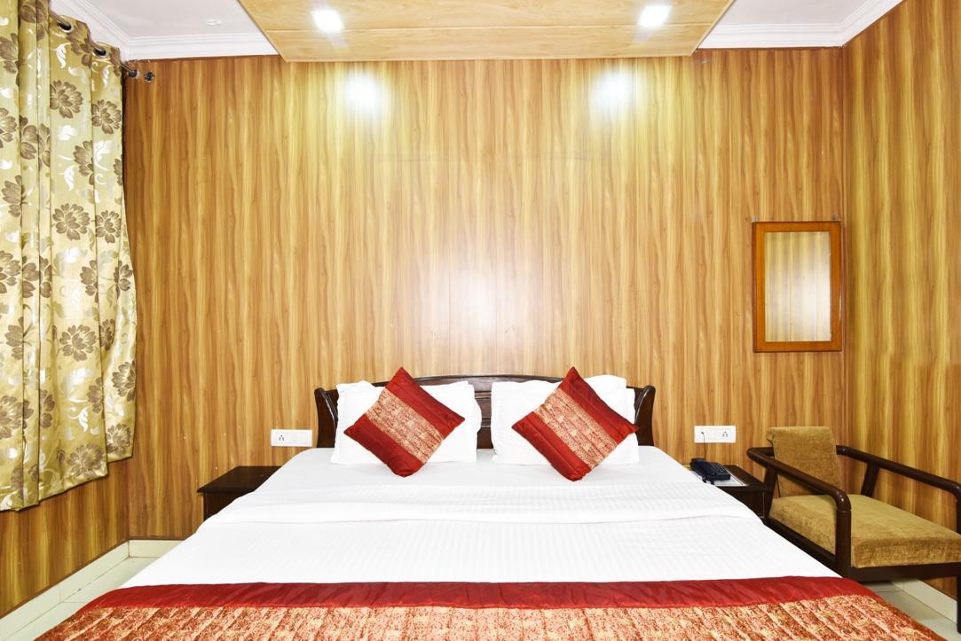 Hotel B-Comfort Амритсар Экстерьер фото