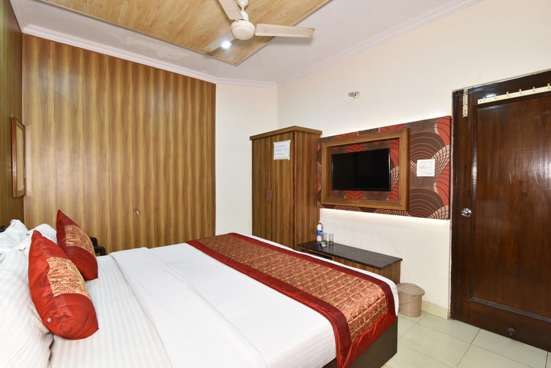 Hotel B-Comfort Амритсар Экстерьер фото
