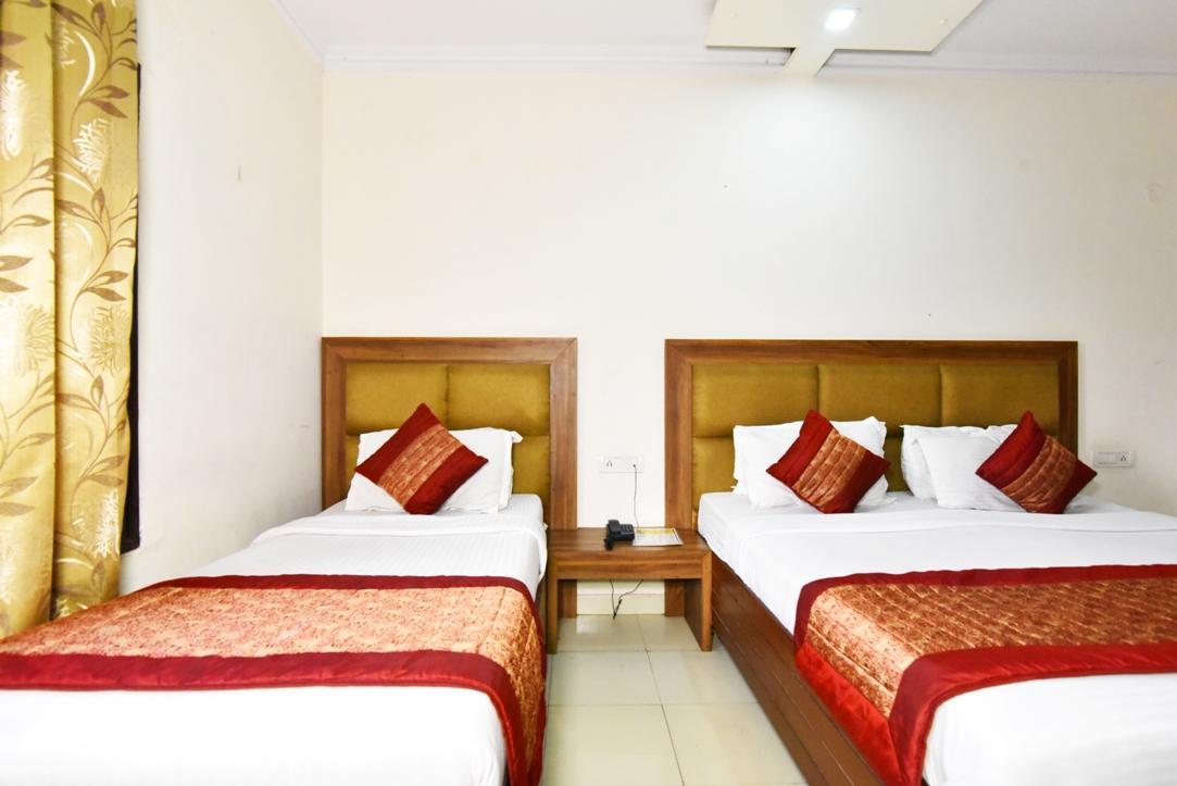 Hotel B-Comfort Амритсар Экстерьер фото