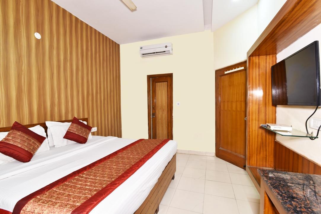 Hotel B-Comfort Амритсар Экстерьер фото