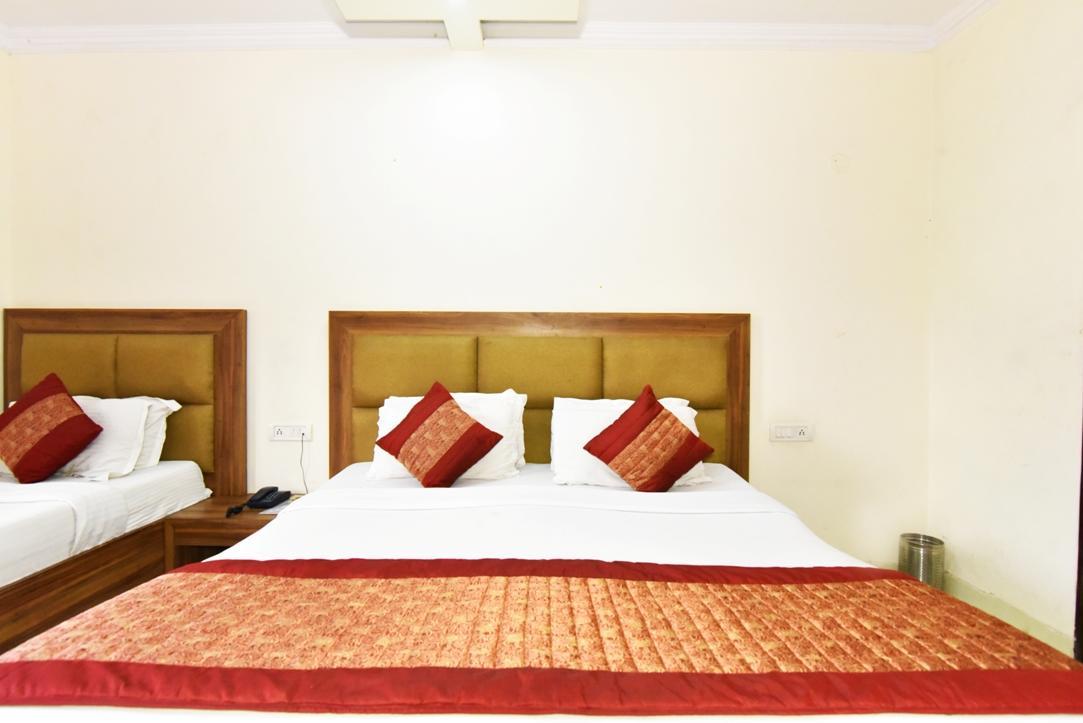 Hotel B-Comfort Амритсар Экстерьер фото