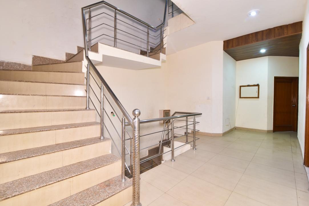 Hotel B-Comfort Амритсар Экстерьер фото