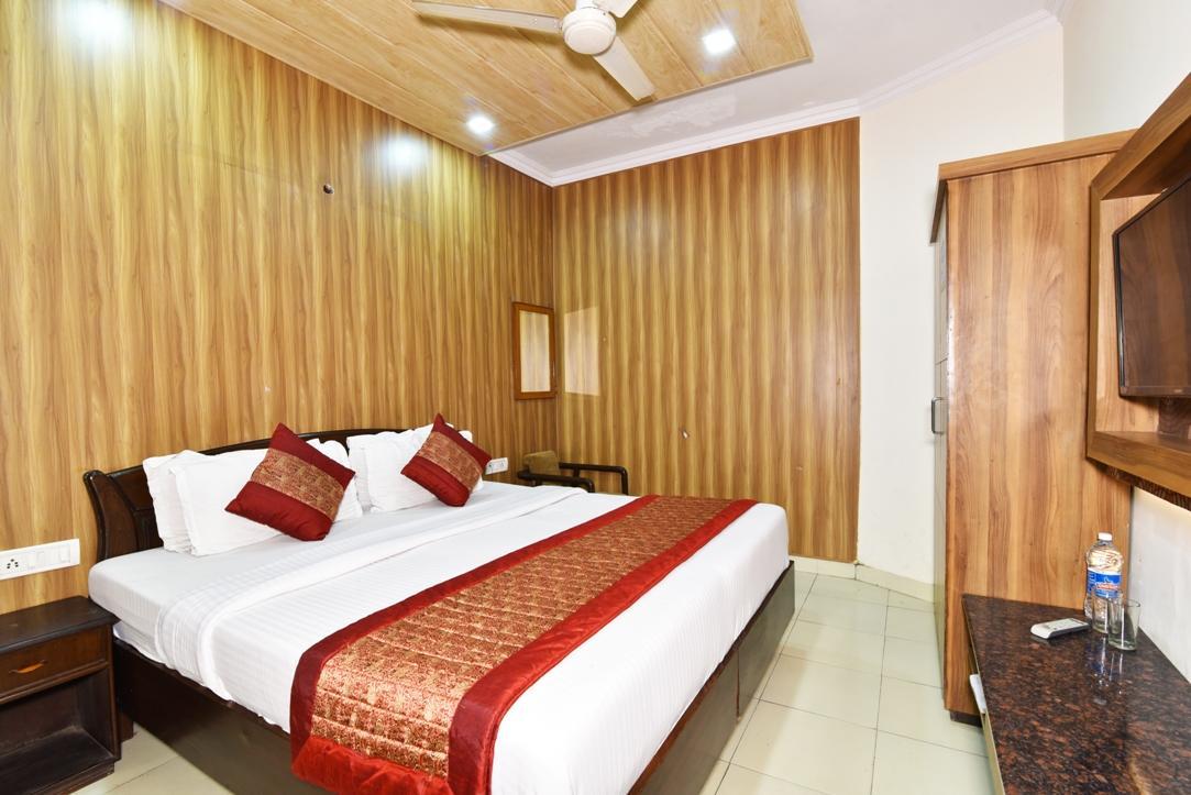 Hotel B-Comfort Амритсар Экстерьер фото